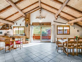 La Ferme A Juju - OVO Network