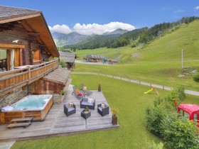 La Ferme A Juju - OVO Network