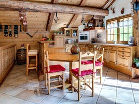 La Ferme A Juju - OVO Network