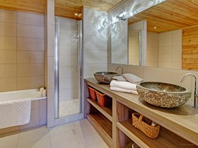 Chalet Des Momes-OVO Network