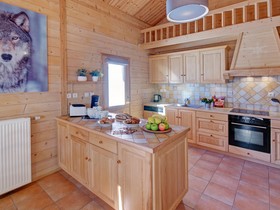 Chalet Des Momes-OVO Network