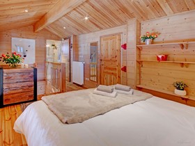 Chalet Des Momes-OVO Network