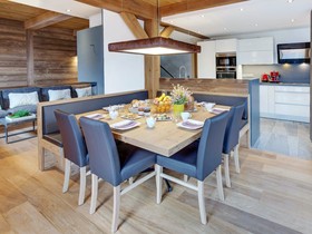 Chalet Macaron-Ovo Network