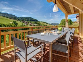 Chalet Meringue - OVO Network
