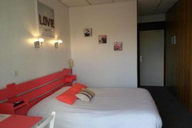 Cecil Hotel
