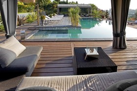 Les Suites Du Lac