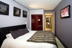Les Suites Du Lac