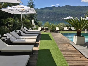 Les Suites Du Lac