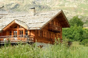 Les Chalets de L'Altiport