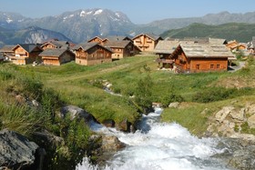 Les Chalets de L'Altiport