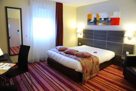 Hotel The Originals Saint-Etienne Aéroport Actuel