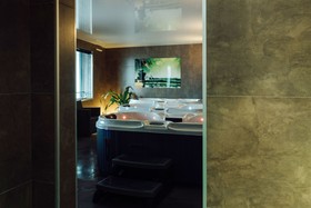 Moxy Annecy