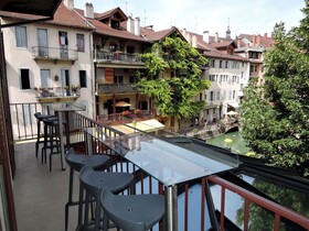 Lofts And Lakes