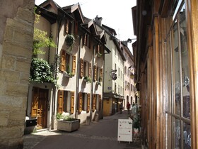 Lofts And Lakes