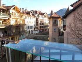 Lofts And Lakes