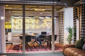 Moxy Annecy