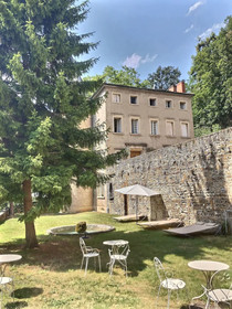 Lyon Country House