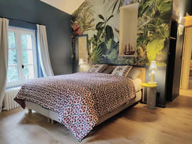 Lyon Country House