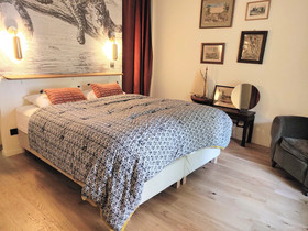 Lyon Country House