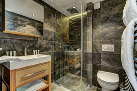 Black Pearl Chalet