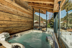 Chalet Red Fox