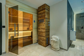 Chalet Red Fox