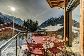 Chalet Red Fox