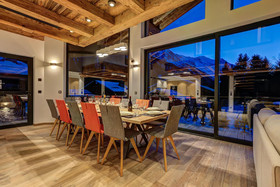 Chalet Red Fox