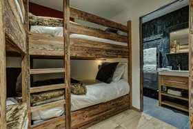 Chalet Red Fox