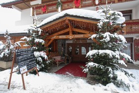 Chalet Hotel Macchi The Originals Relais