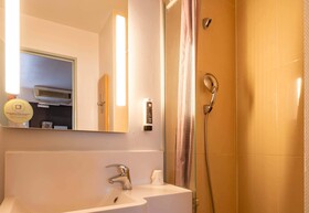 B&B Hotel Grenoble Université 1