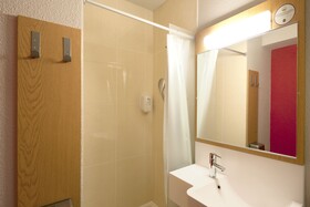 B&B Hôtel Grenoble Centre Alpexpo