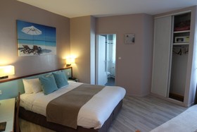 Hotel The Originals Grenoble Gambetta