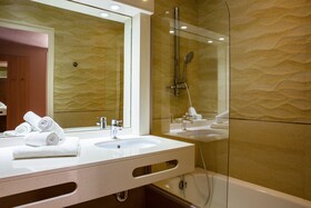 The Originals Boutique, Hotel Les Trois Roses, Grenoble Meylan