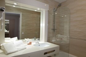 The Originals Boutique, Hotel Les Trois Roses, Grenoble Meylan