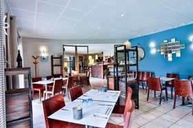 Logis La Bastide De Grignan Hotel & Restaurant La Chênaie