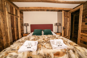 Kashmyre Chalet Luxe Chauffeur Sauna