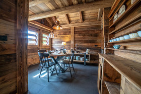 Kashmyre Chalet Luxe Chauffeur Sauna