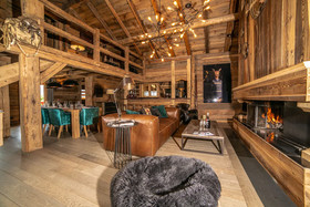 Kashmyre Chalet Luxe Chauffeur Sauna