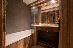 Kashmyre Chalet Luxe Chauffeur Sauna