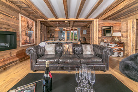 Kashmyre Chalet Luxe Chauffeur Sauna