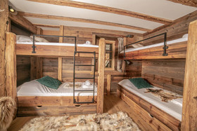 Kashmyre Chalet Luxe Chauffeur Sauna