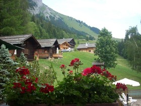 Les Chalets de La Serraz
