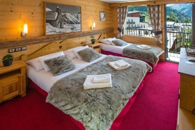Hotel Base Camp Lodge