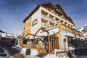 Hotel Base Camp Lodge