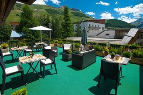 Hotel Base Camp Lodge