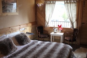 Hotel Base Camp Lodge