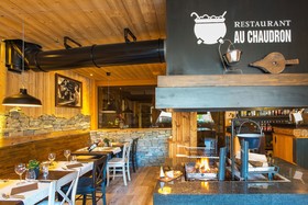 Hotel Base Camp Lodge