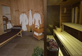 Hotel Base Camp Lodge