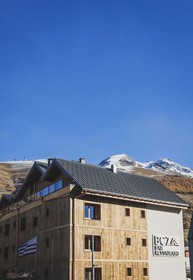 Hotel Base Camp Lodge